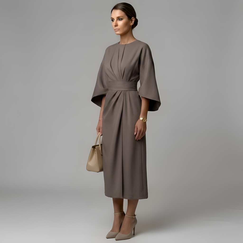 Eevee - Robe élégante à manches chauve-souris et cordon à la taille