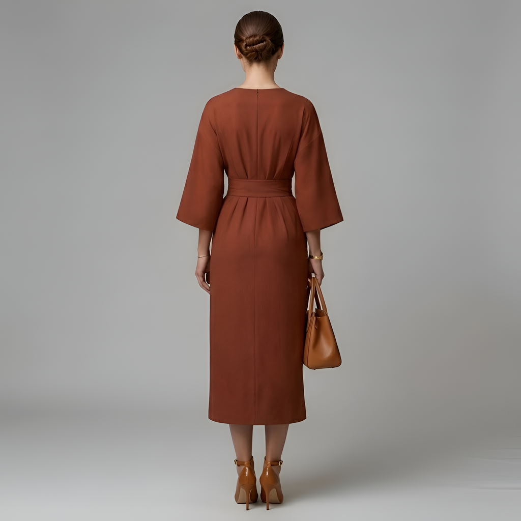 Eevee - Robe élégante à manches chauve-souris et cordon à la taille