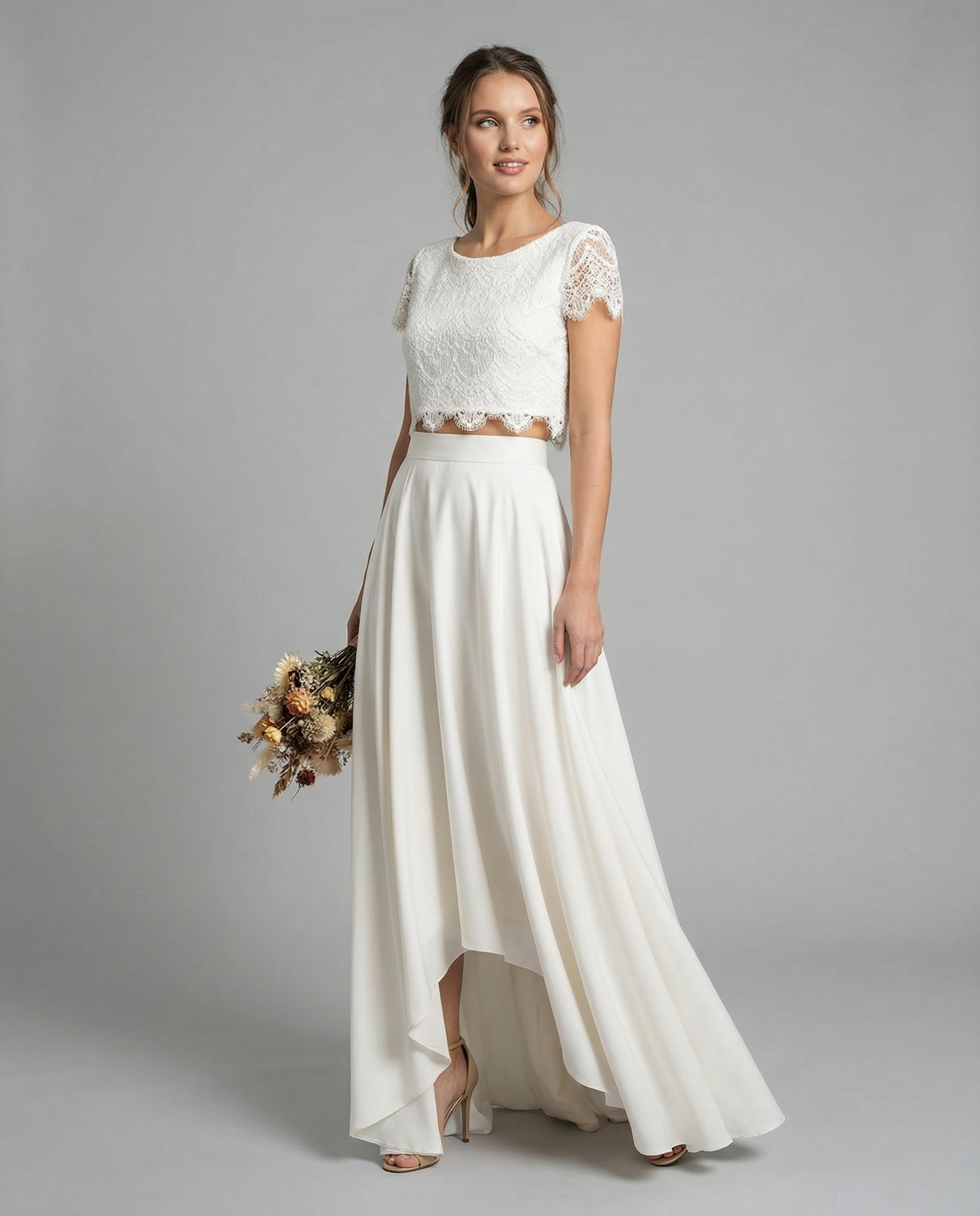 Robe en Dentelle Bohème – Design Haut-Bas pour Célébrations en Plein Air