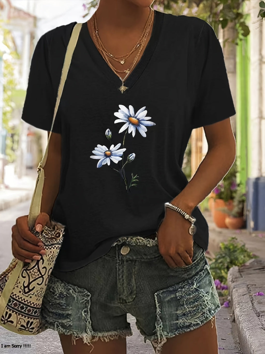 T-shirt Femme Col V | Imprimé Fleurs & Style Féminin