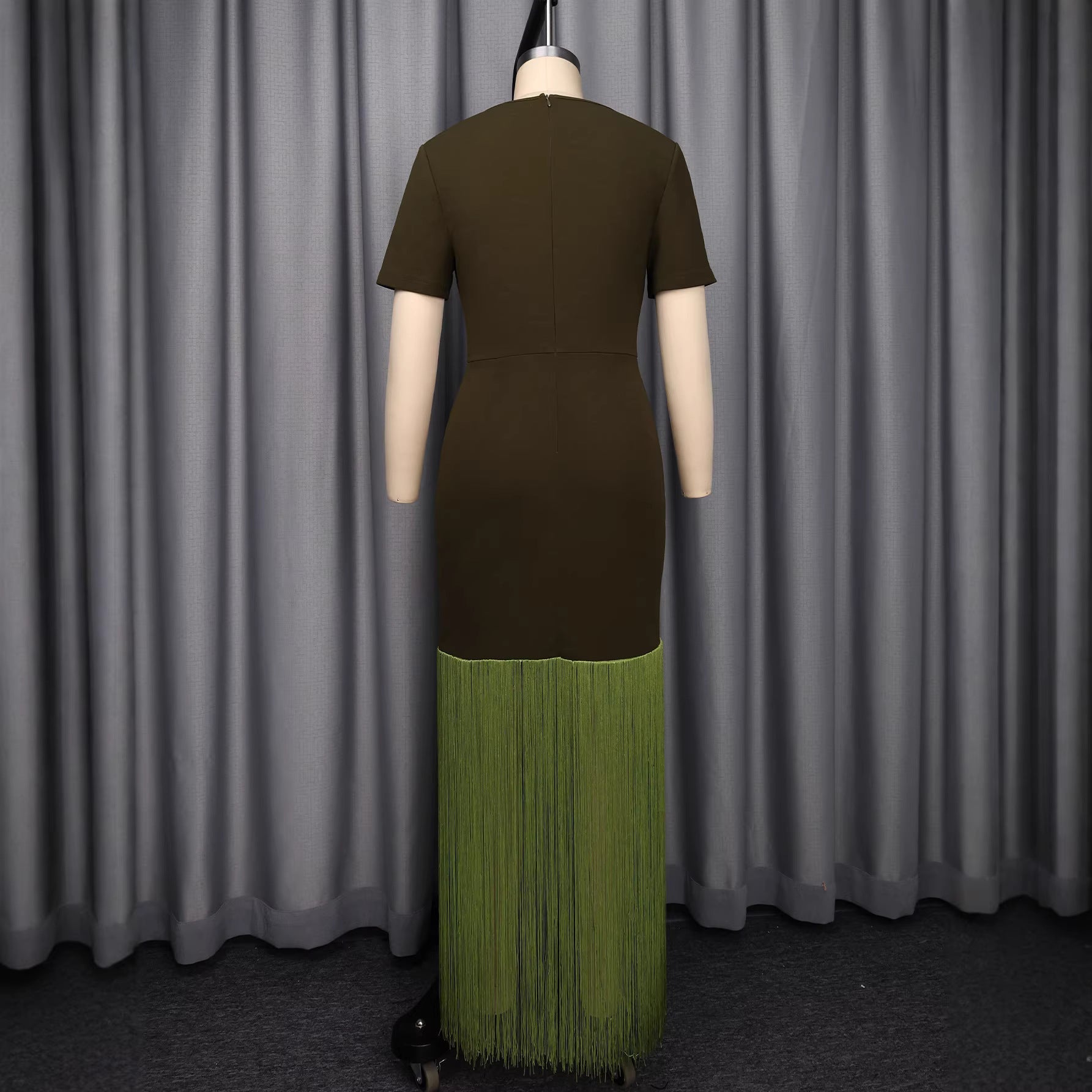 Robe maxi femme avec jupe asymétrique et design élégant à découpes Mirla