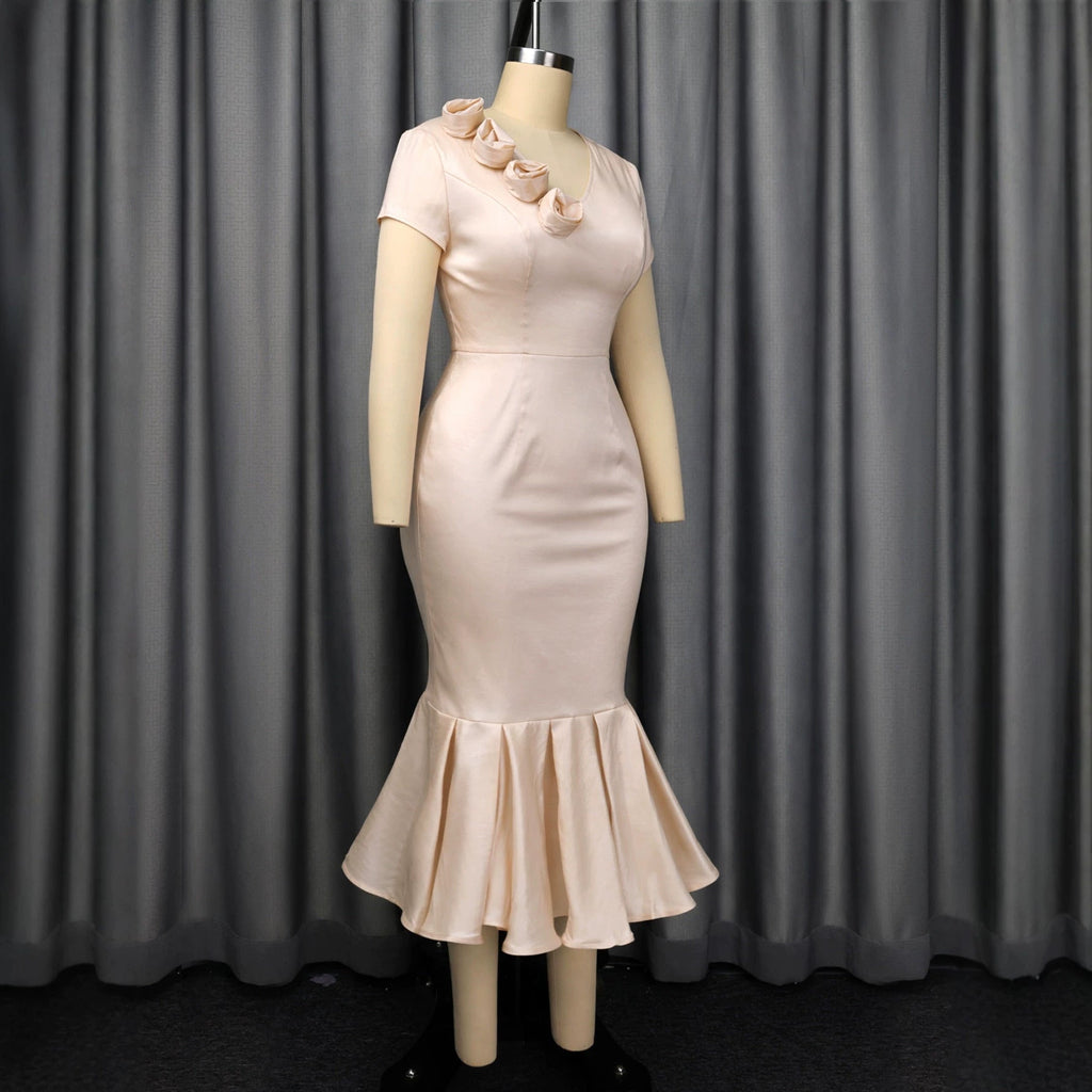 Robe femme près du corps avec volants et appliqués floraux Mirla
