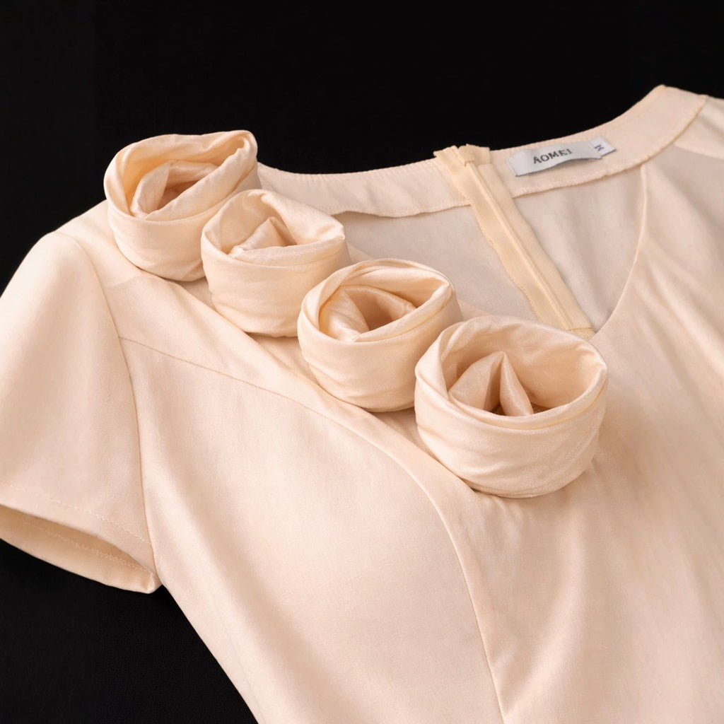 Robe femme près du corps avec volants et appliqués floraux Mirla