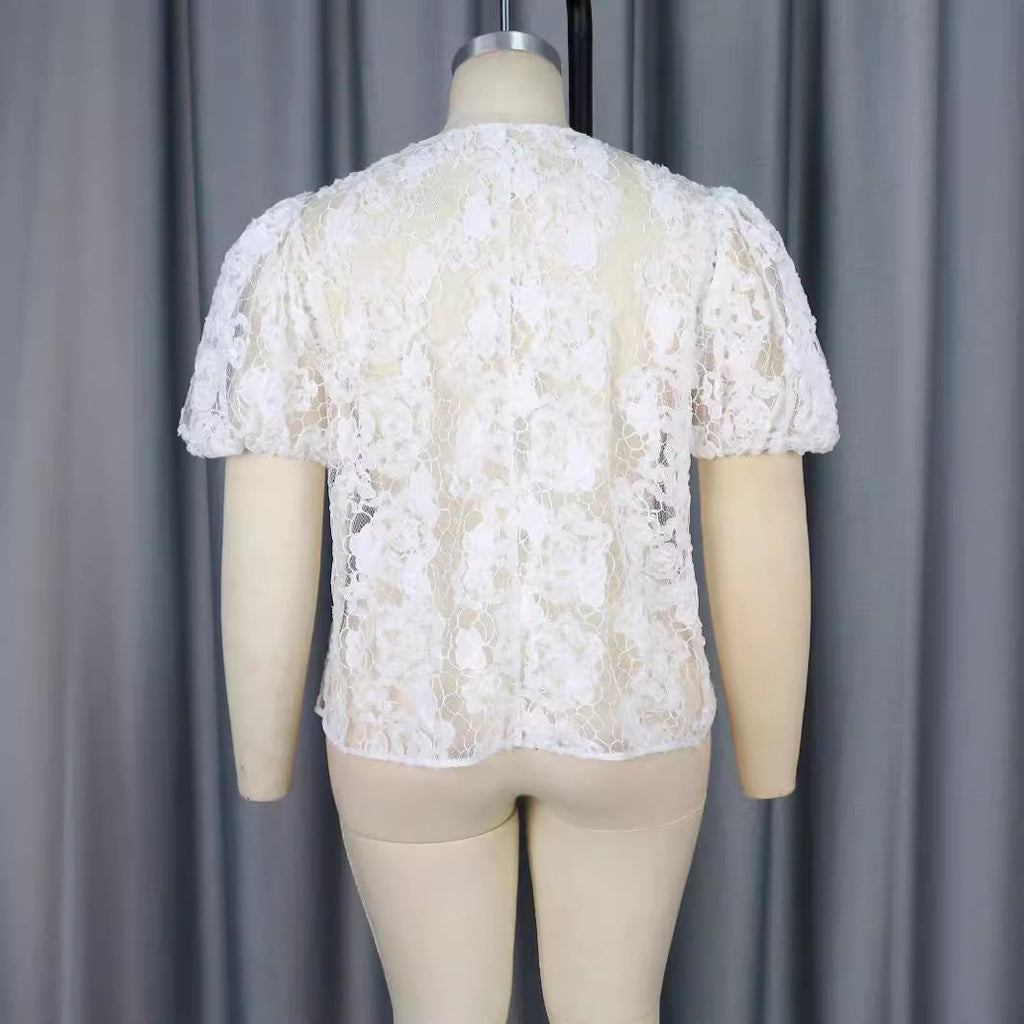Blouse en dentelle ludique avec des manches volumineuses Mirla