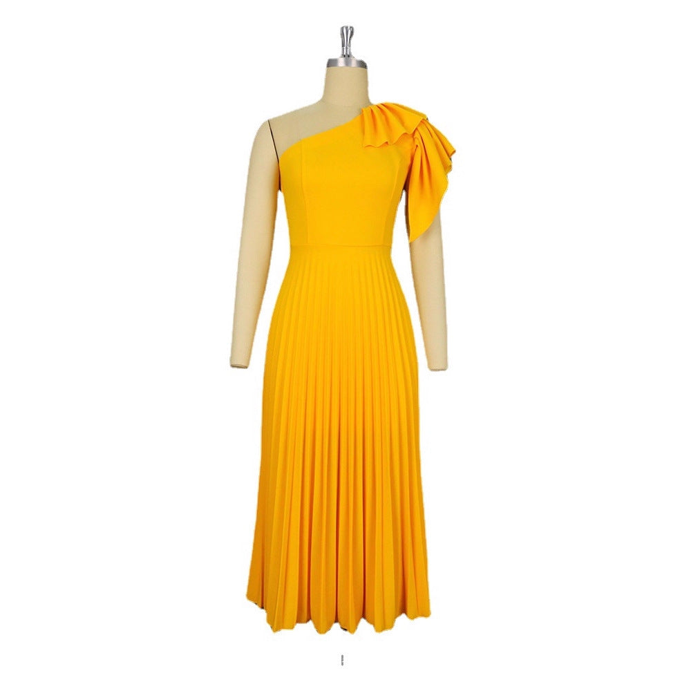 Robe maxi plissée pour femmes avec bretelle asymétrique et détail volant Mirla