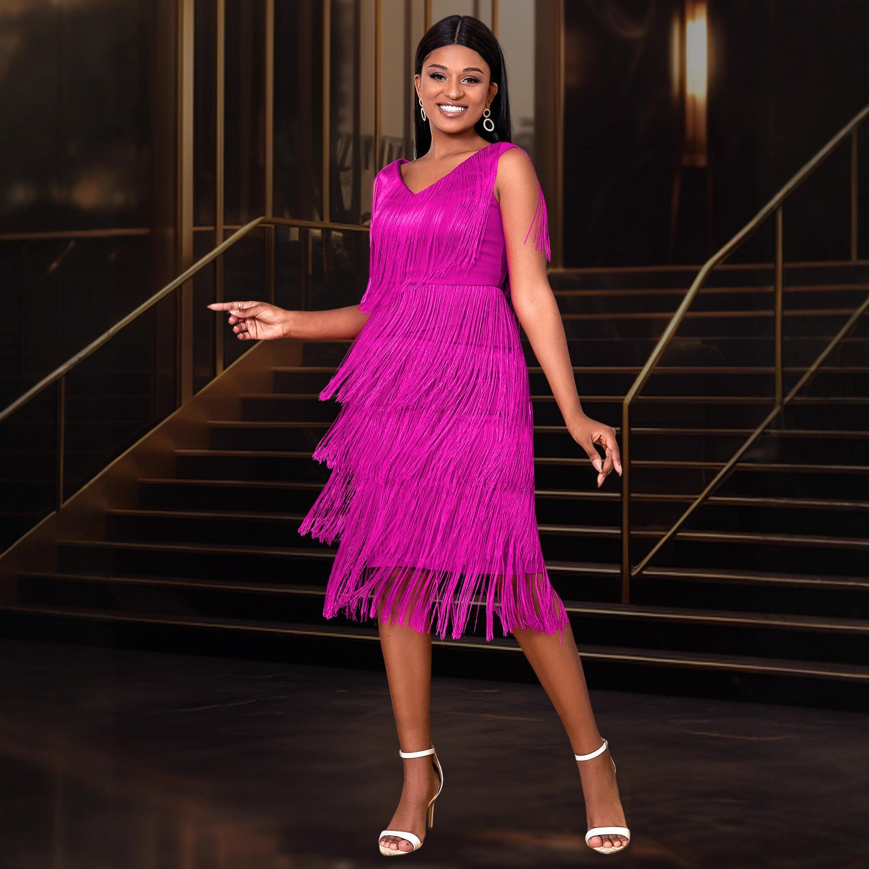 Robe Cocktail à Franges avec Décolleté en V et Ourlet Flottant Mirla