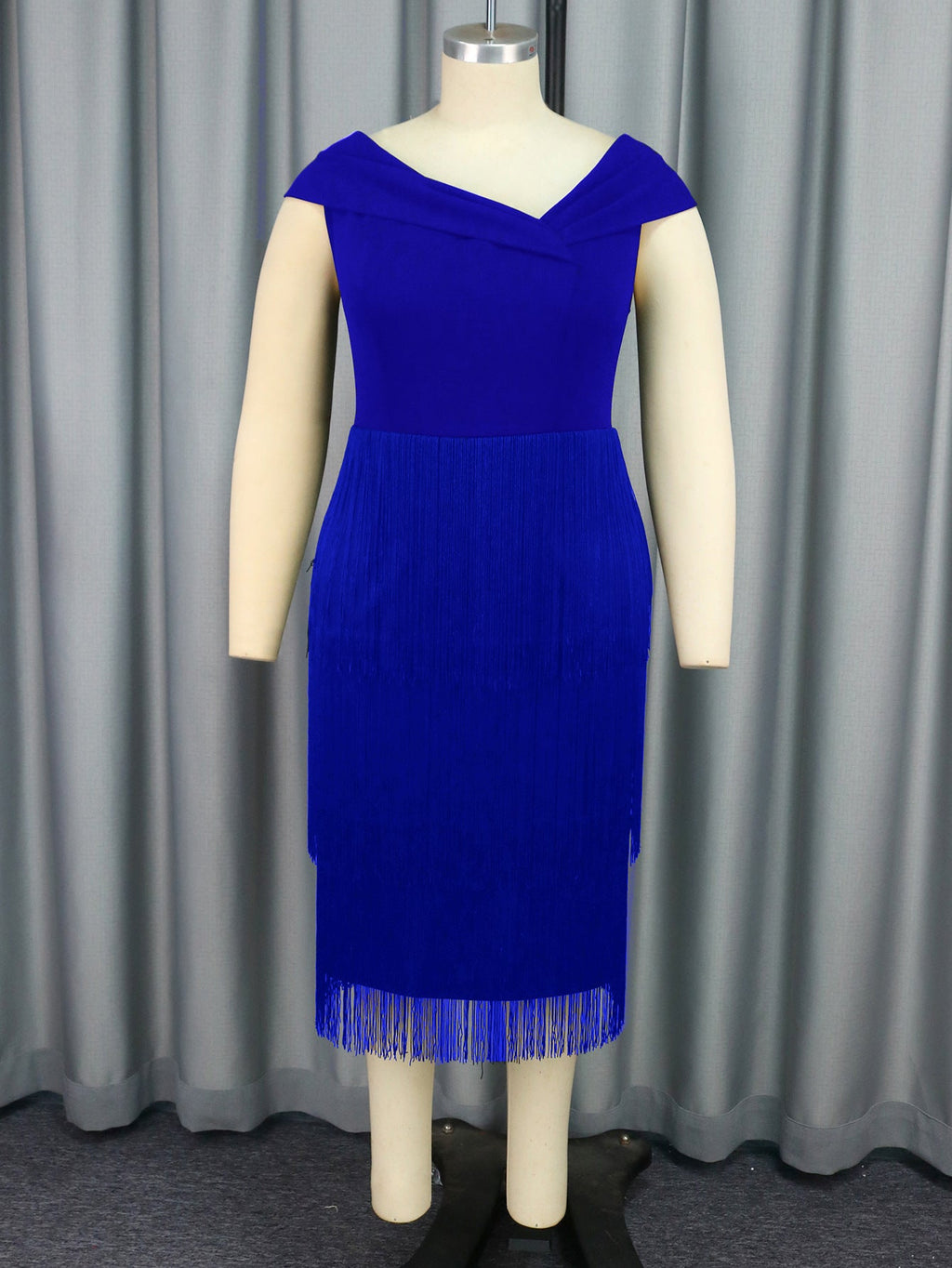 Robe à Franges Glamour pour Femmes avec Élégant Décolleté en V Mirla