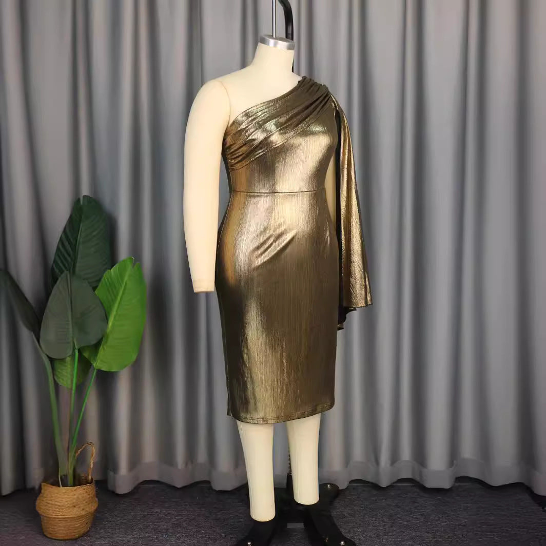Robe de Soirée Glamour à Épaule Unique avec Tissu Scintillant Mirla