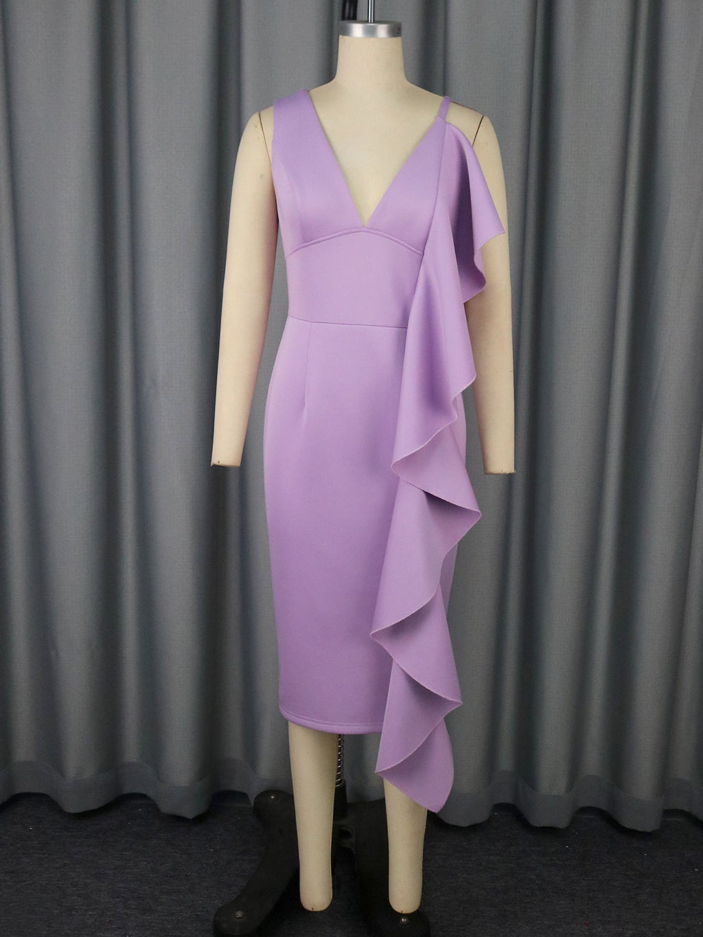 Robe de Costume de Haute Qualité pour Femmes avec Détail Volant Asymétrique Mirla