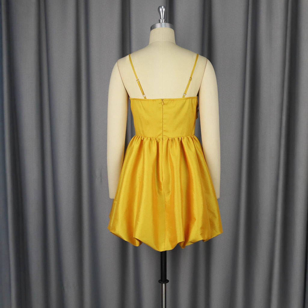 Robe mini femme Lekfull avec haut asymétrique et détail fleuri Mirla