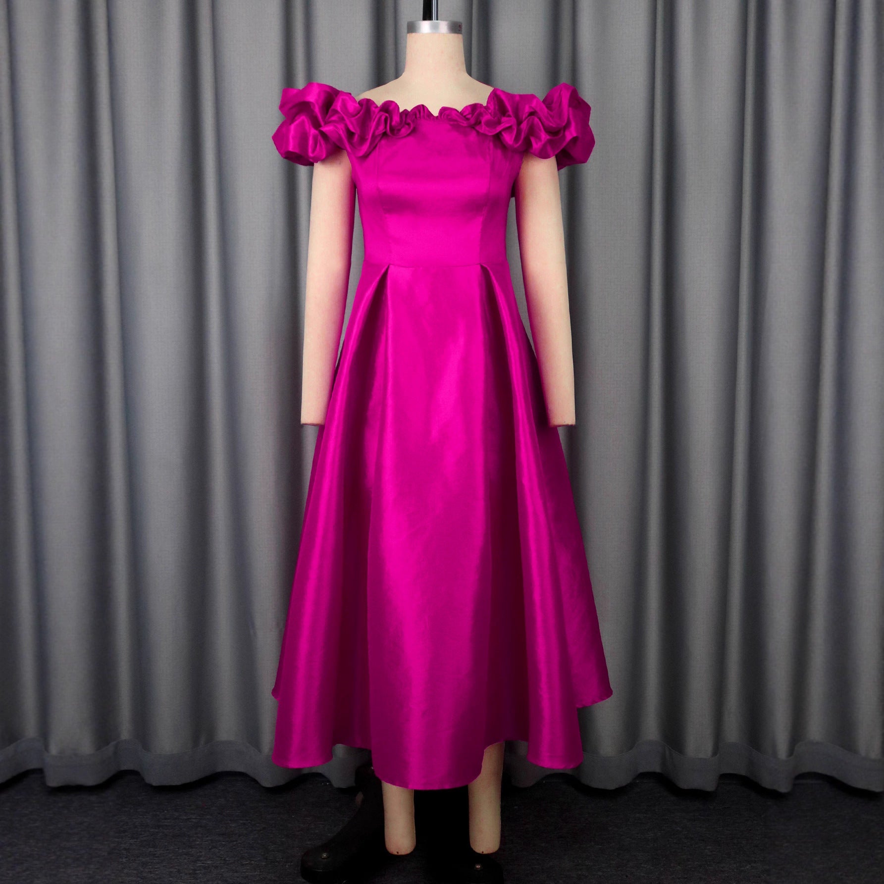 Robe Midi de Soirée Femme avec design sans bretelles et volants volumineux Mirla