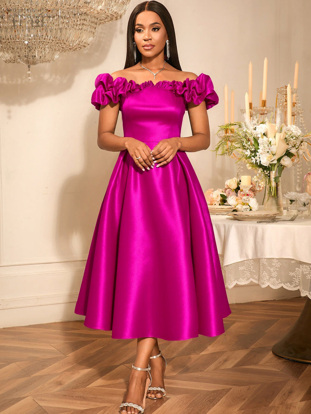Robe Midi de Soirée Femme avec design sans bretelles et volants volumineux Mirla