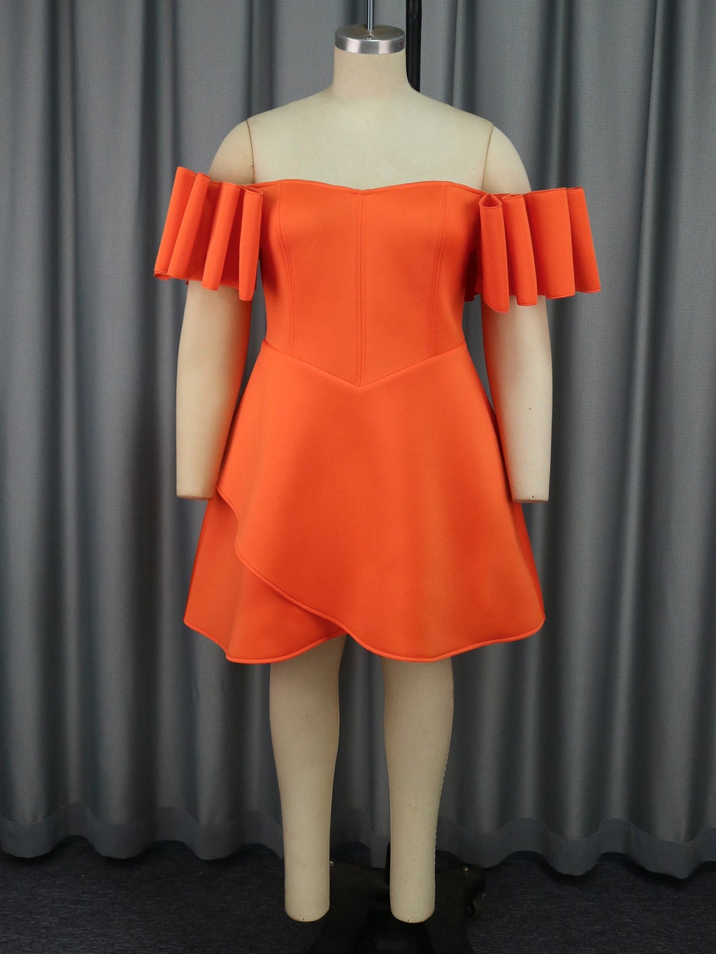 Robe Off-Shoulder avec Manches Volantes et Ourlet Asymétrique Mirla