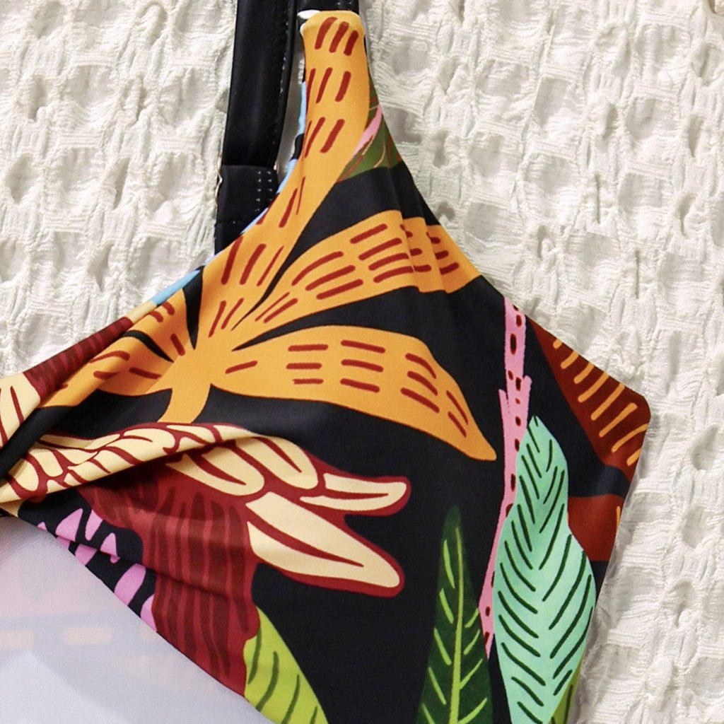 Maillot de bain femme avec un design innovant à découpes Mirla