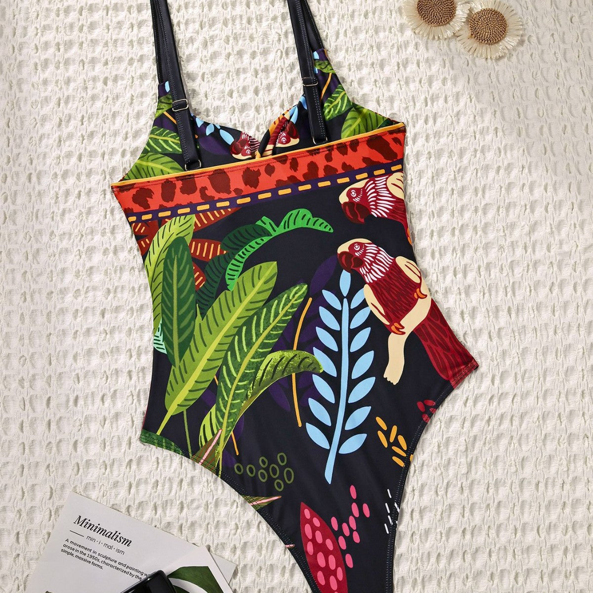 Maillot de bain femme avec un design innovant à découpes Mirla