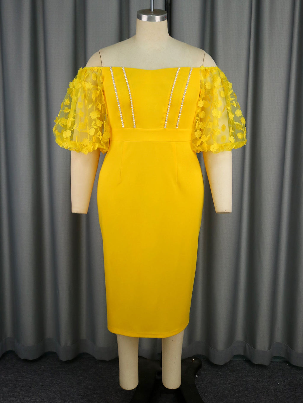 Robe ajustée pour femme avec manches bouffantes décorées et centre en perles Mirla