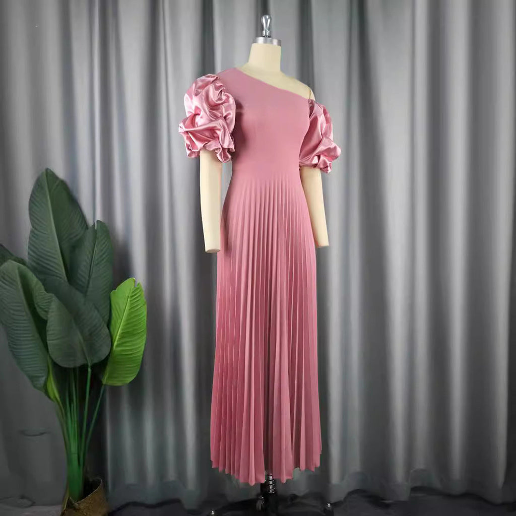 Robe maxi plissée pour femme avec haut asymétrique et manches bouffantes volumineuses Mirla
