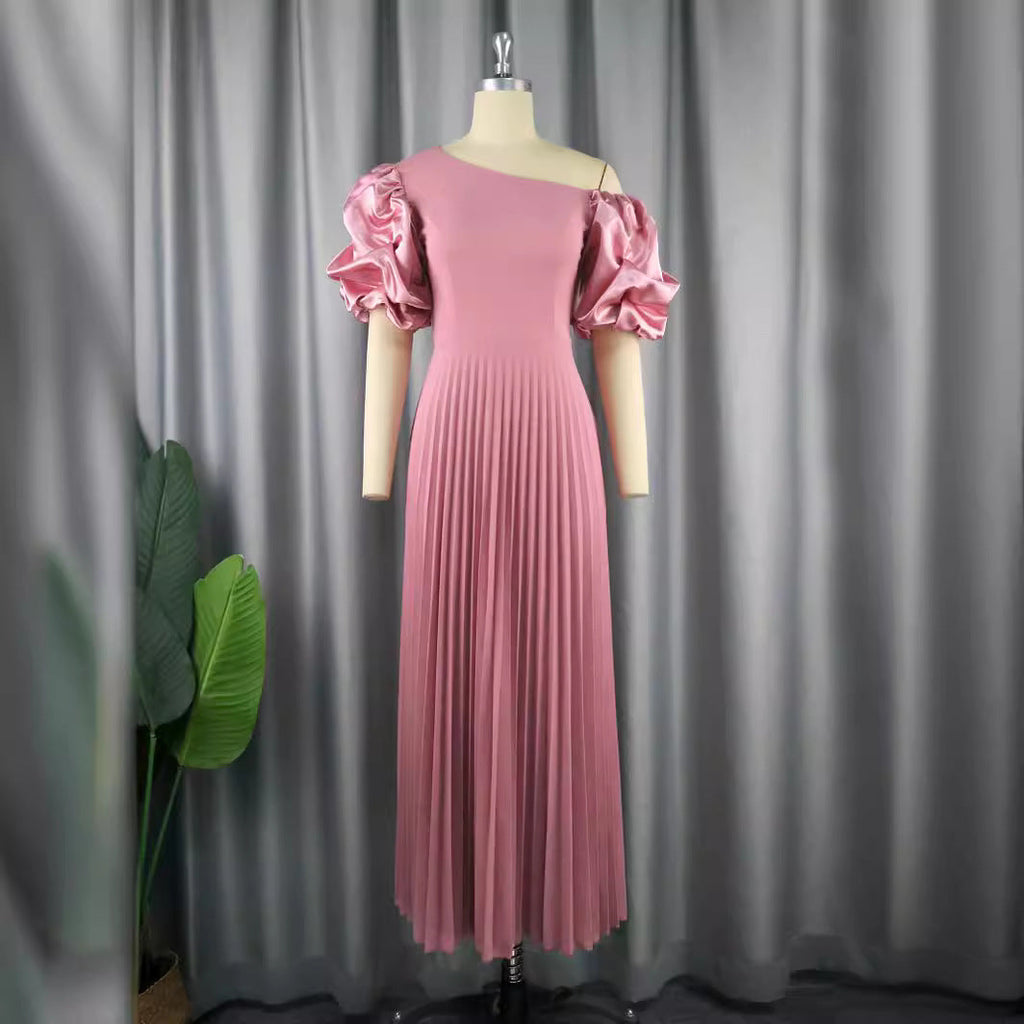 Robe maxi plissée pour femme avec haut asymétrique et manches bouffantes volumineuses Mirla