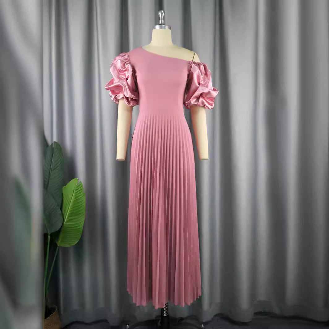 Robe maxi plissée pour femme avec haut asymétrique et manches bouffantes volumineuses Mirla