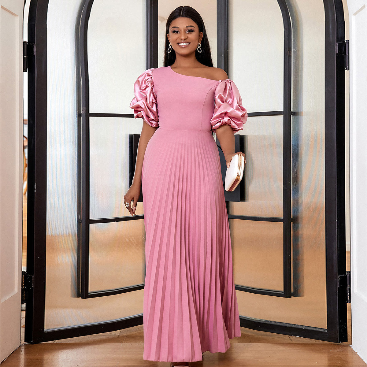 Robe maxi plissée pour femme avec haut asymétrique et manches bouffantes volumineuses Mirla