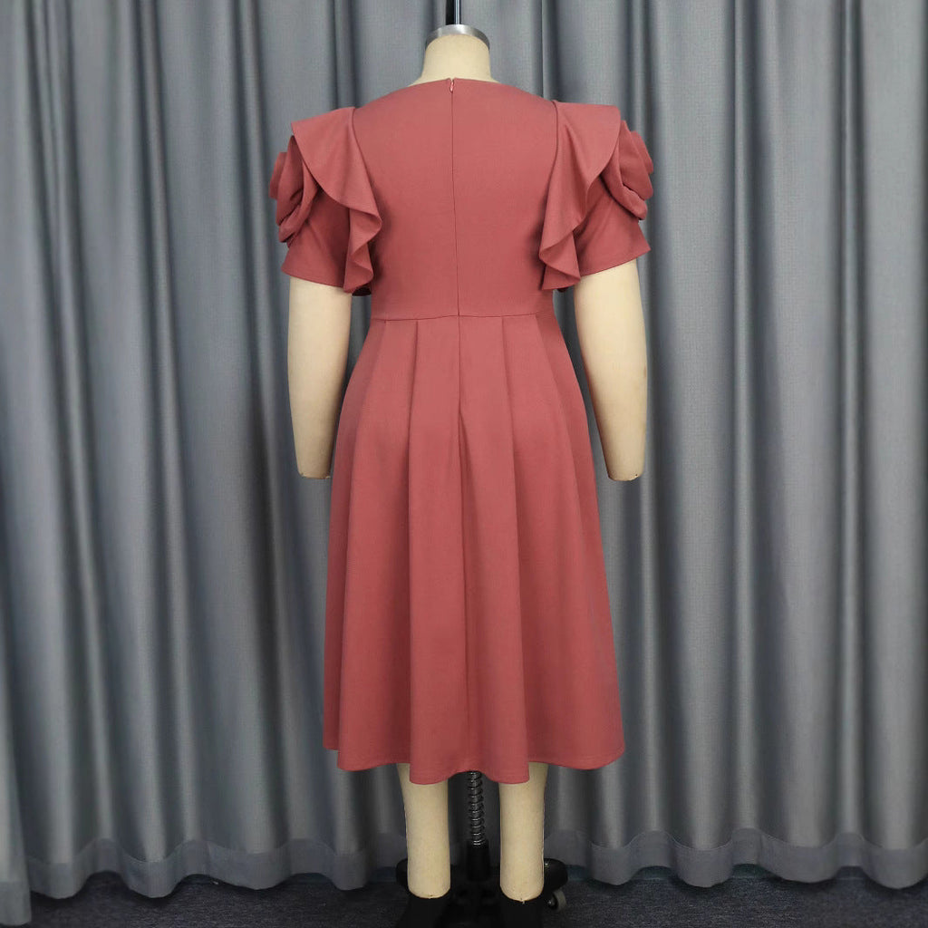 Robe de femme avec volants volumineux et élégante ceinture Mirla