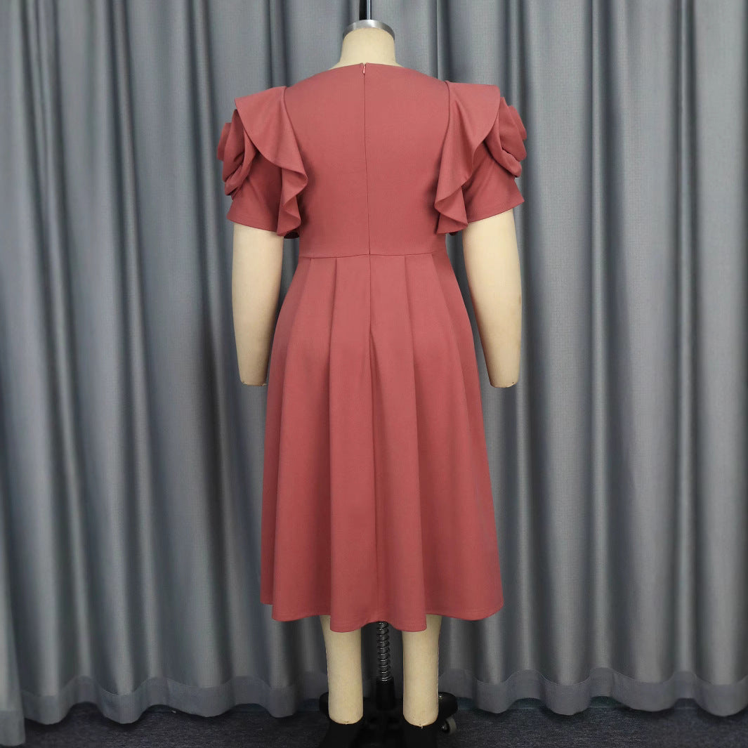 Robe de femme avec volants volumineux et élégante ceinture Mirla