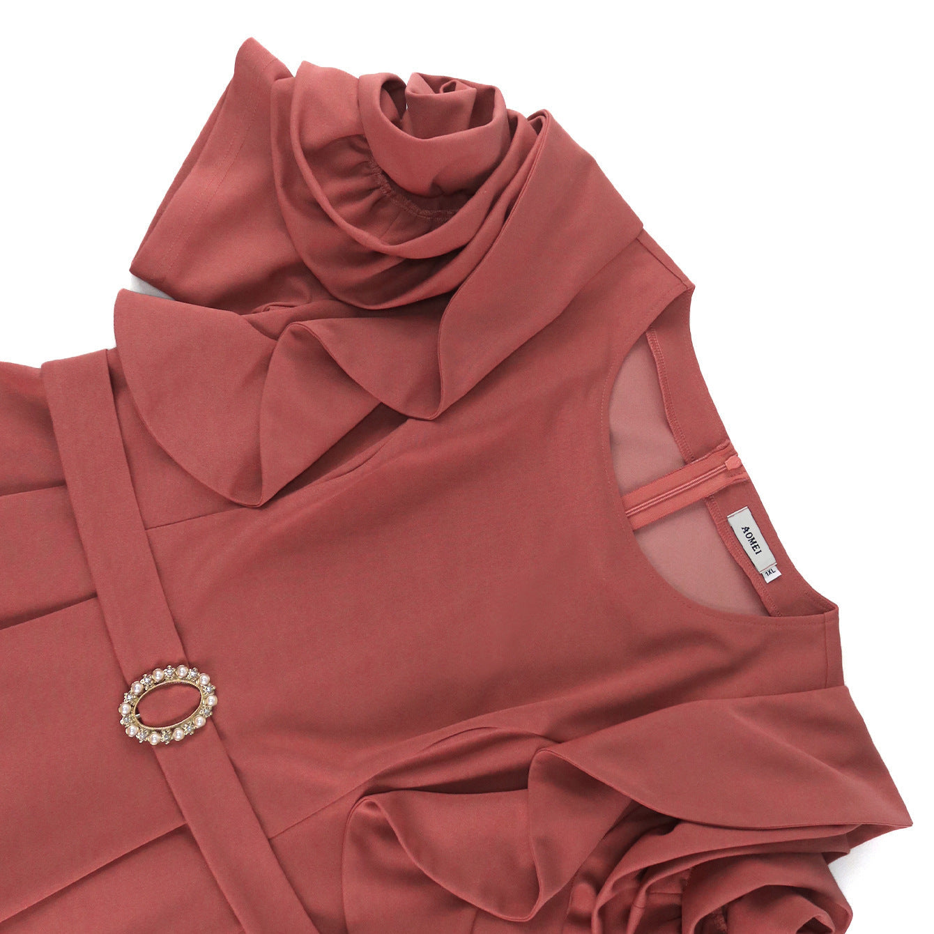 Robe de femme avec volants volumineux et élégante ceinture Mirla