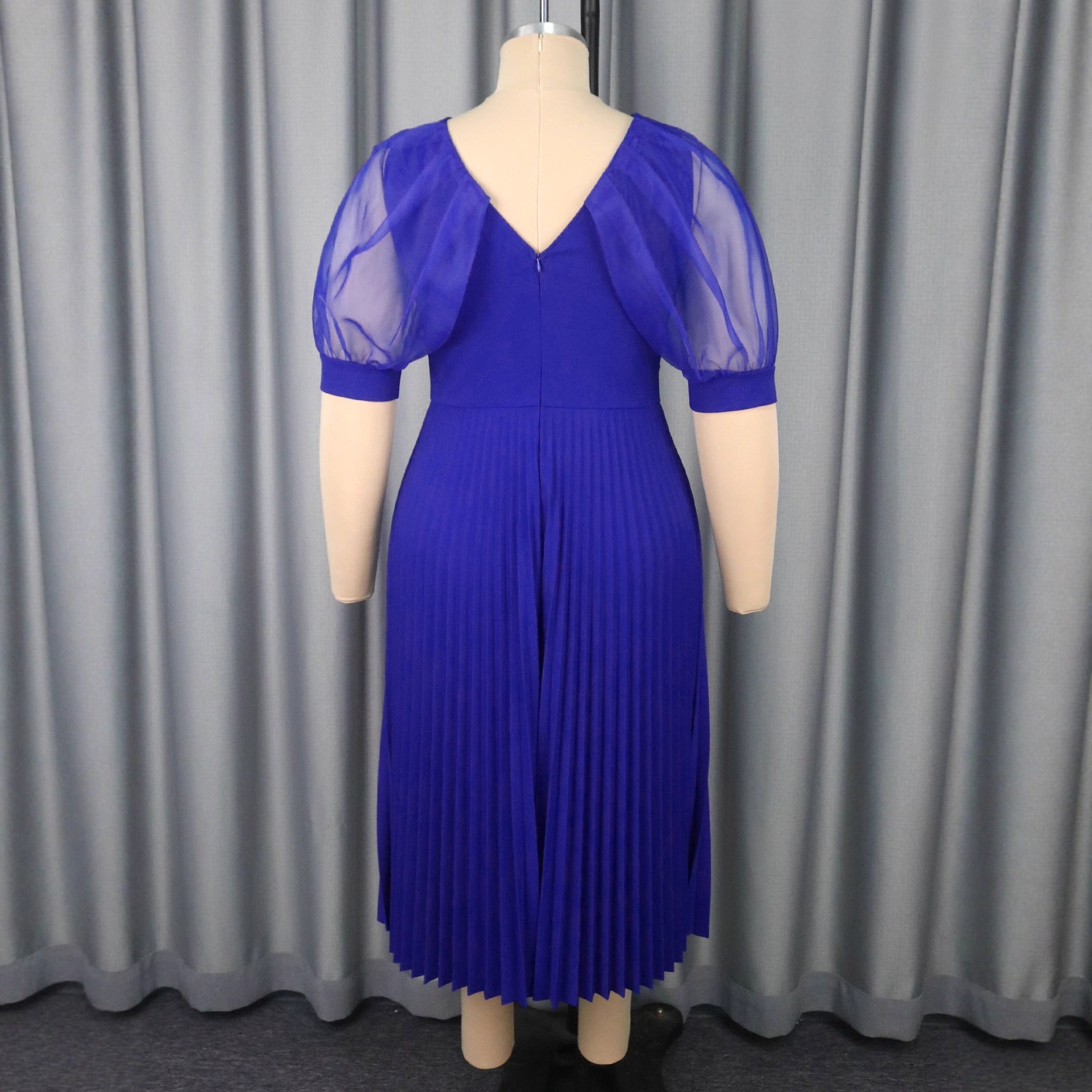 Jupe midi aérienne avec des manches en chiffon élégantes Mirla