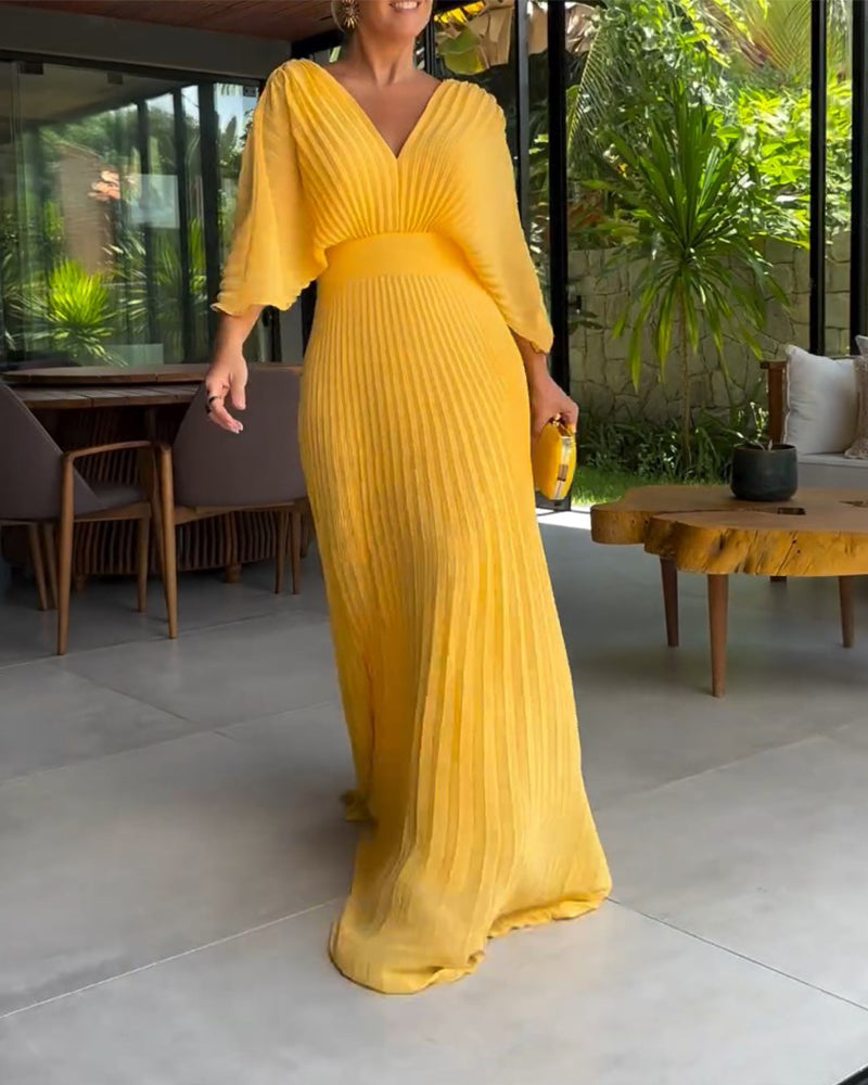Robe plissée cintrée à la taille