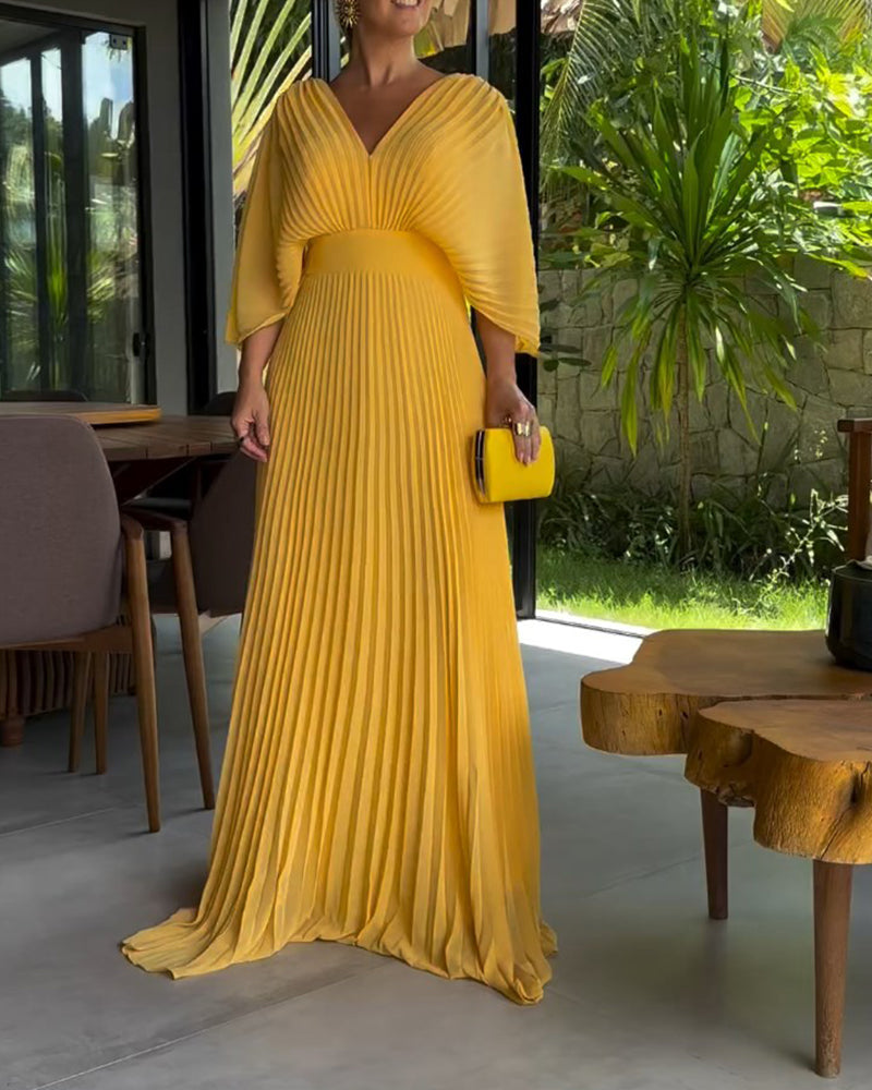 Robe plissée cintrée à la taille