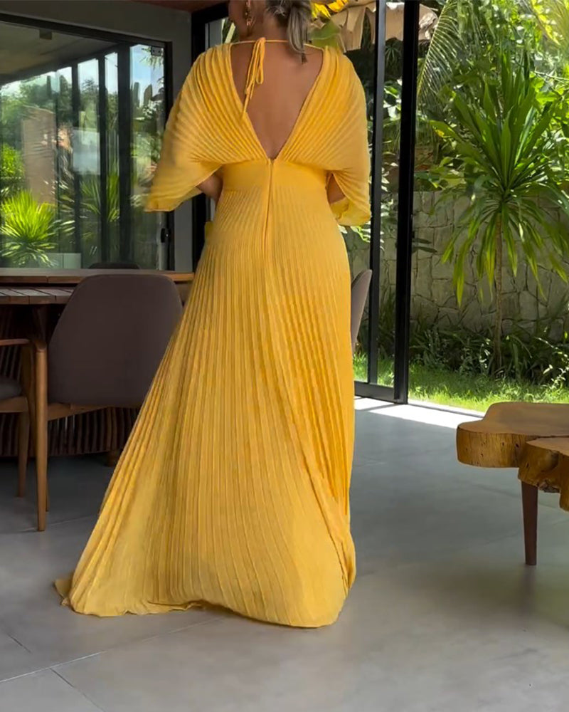 Robe plissée cintrée à la taille