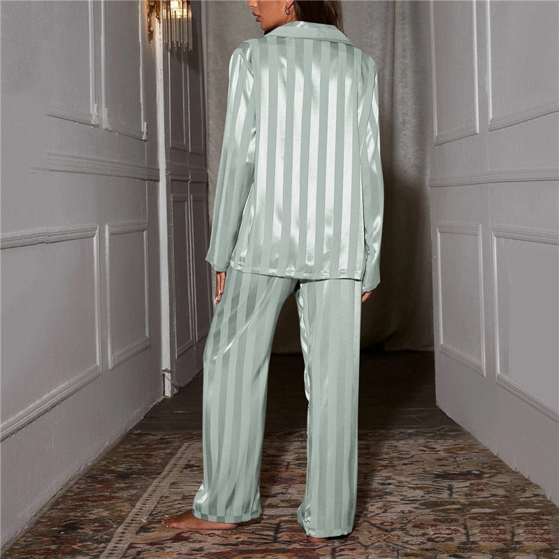 Silkig Lugn | Ensemble de Pyjama en Satin Élégant pour la Détente