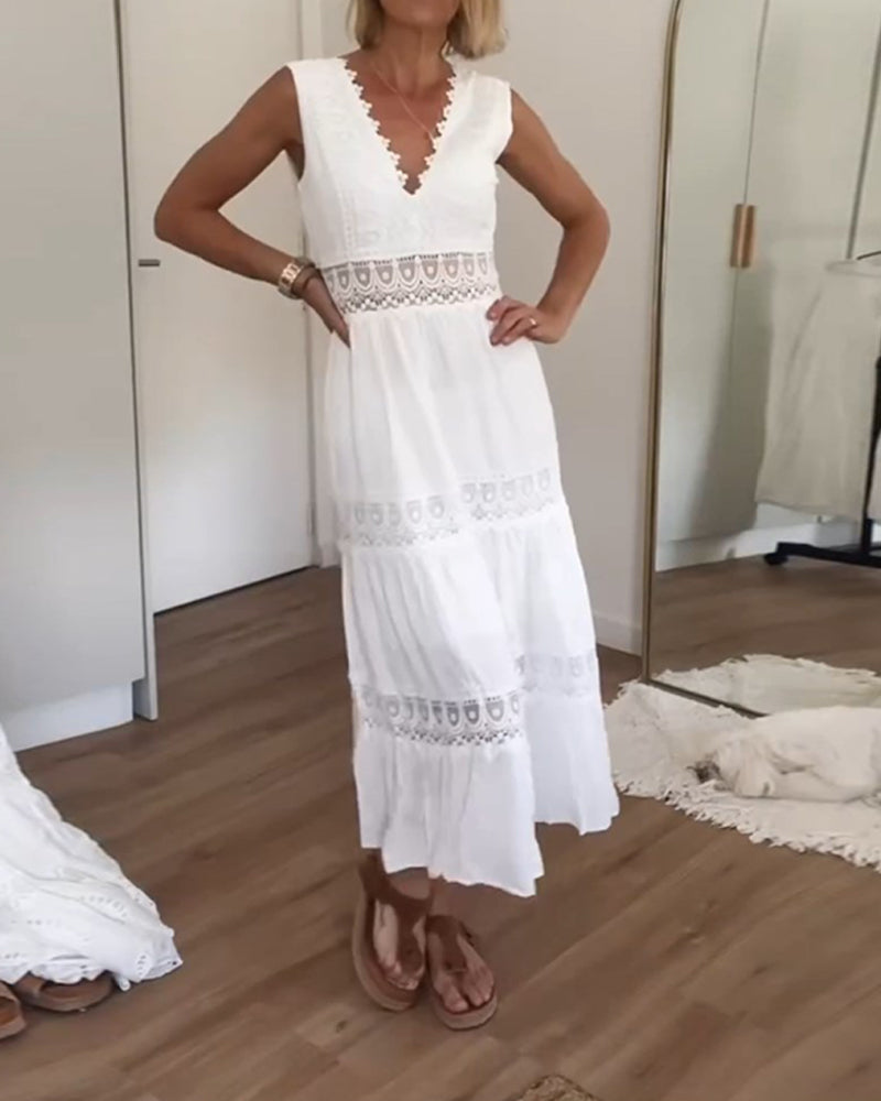 Robe midi d'été blanche aérée et mignonne avec dentelle et décolleté en V