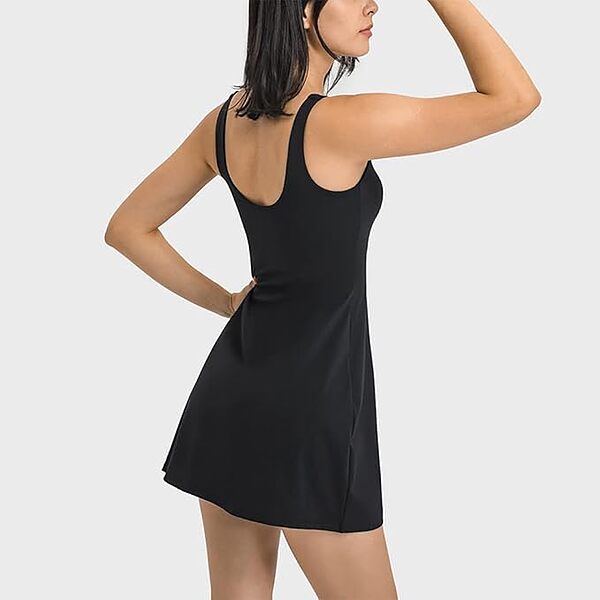 Tarvella | Robe de tennis dos nu avec poches latérales