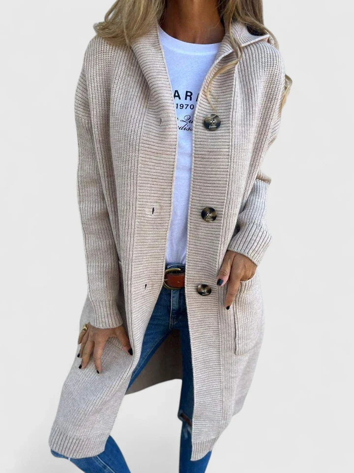 Klaudia | Veste longue en tricot classique et élégante à boutons