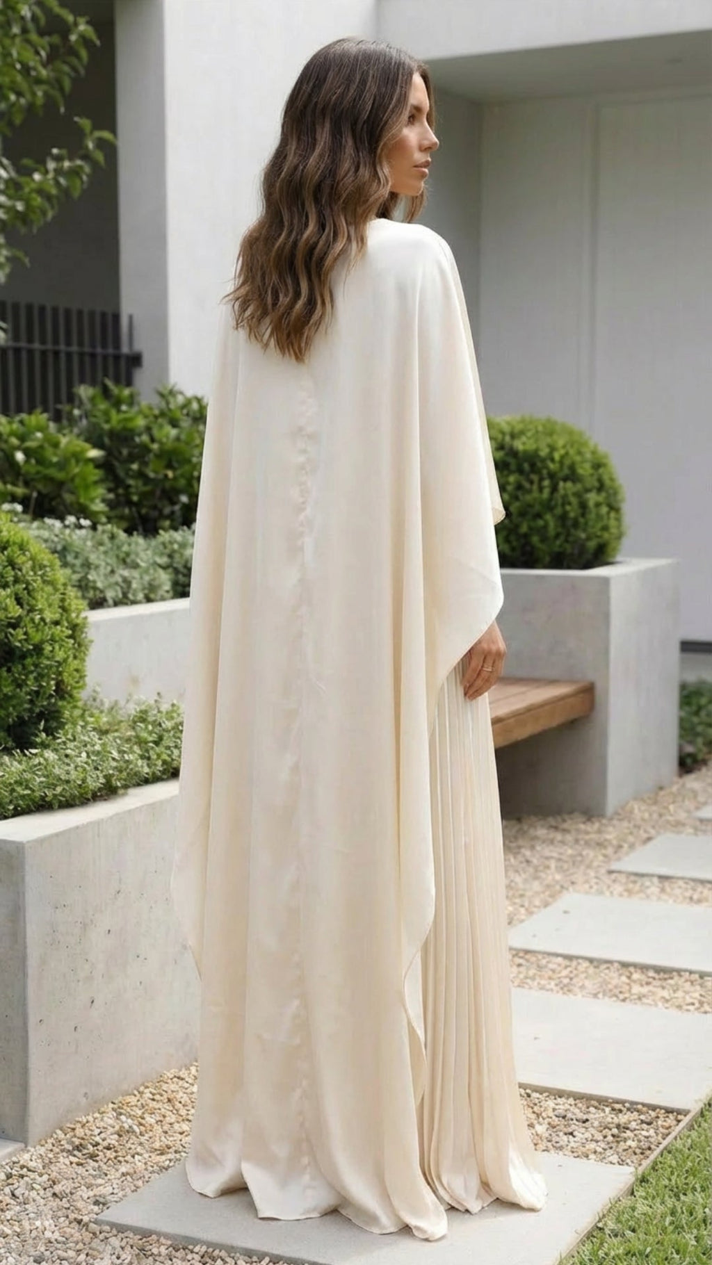 Aniya | Robe Maxi à Manches Longues en Cape pour Invitées de Mariage