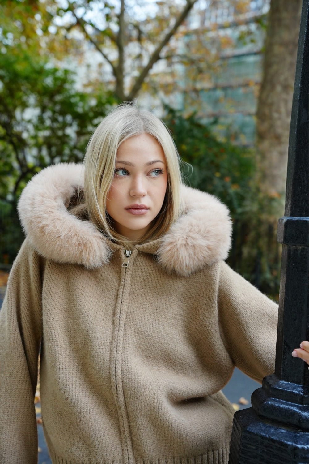 Aubri | Veste Tricotée à Capuche en Fourrure Synthétique pour Femmes