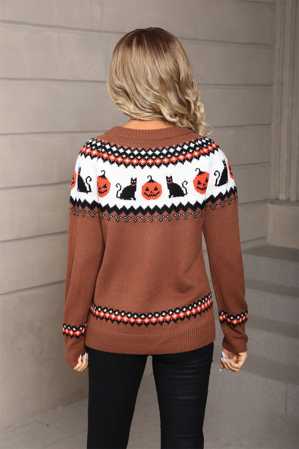 Darcy | Pull en Tricot pour Femmes avec Motif de Citrouille et de Chat pour Halloween à Manches Longues