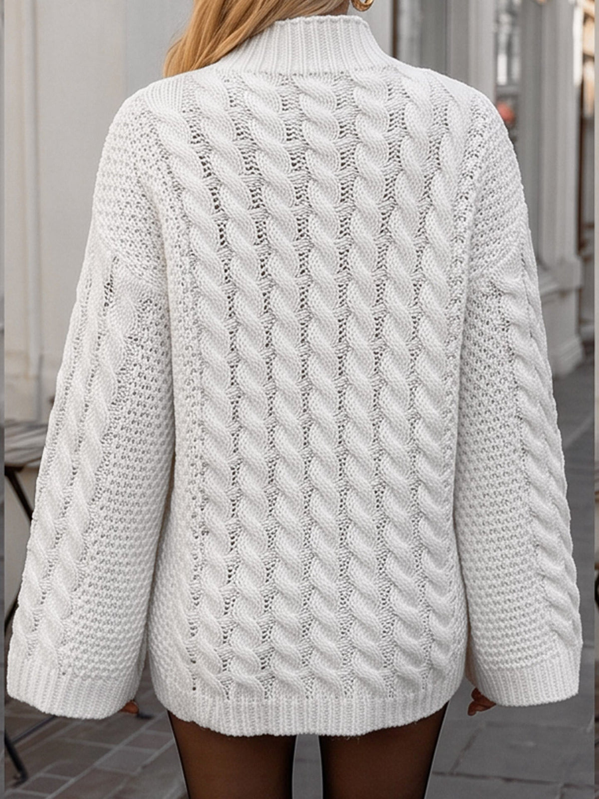 Halo | Pull en maille torsadée à col montant et manches longues pour femmes