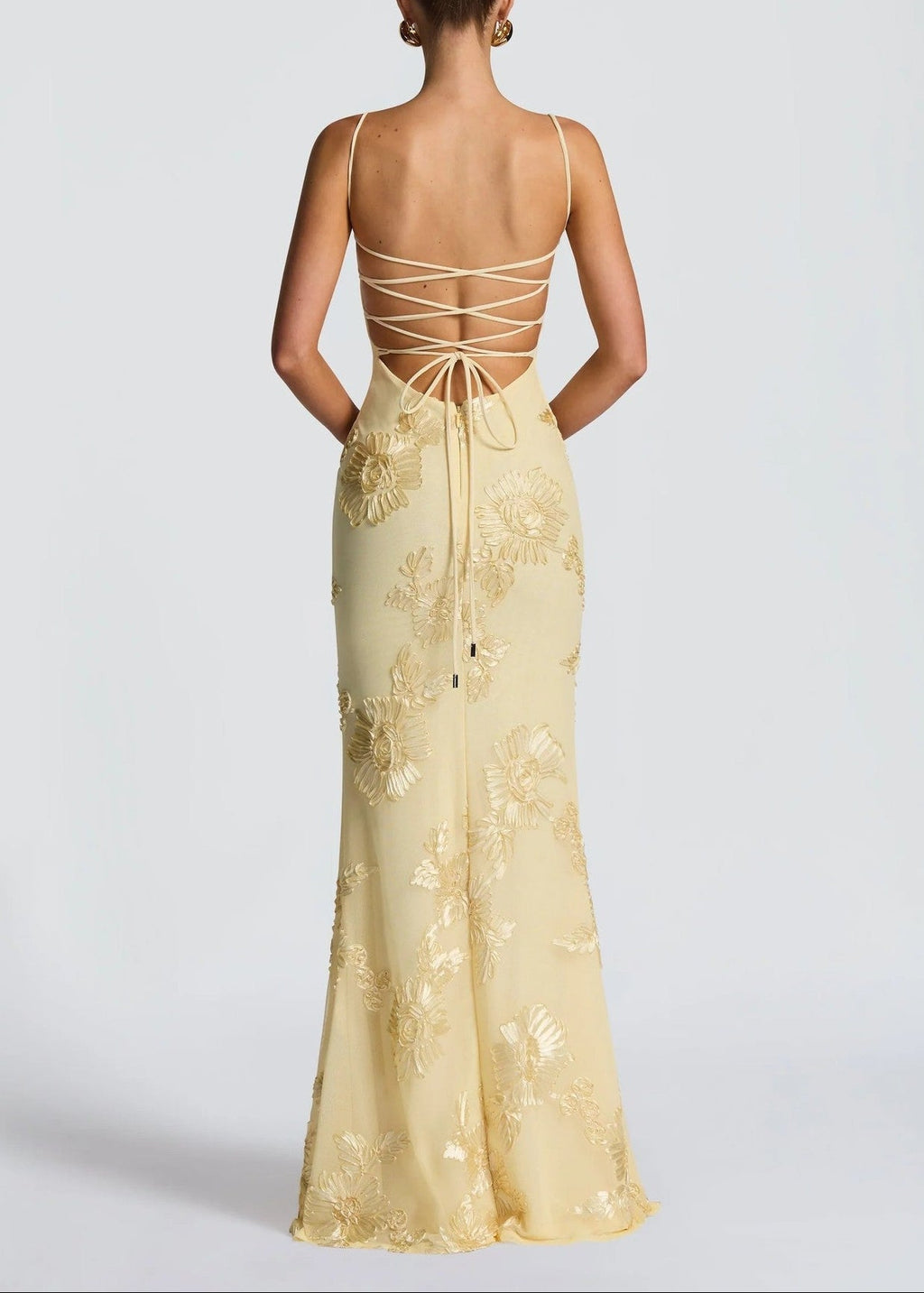 Kiara | Robe maxi sans manches en broderie florale pour invitées de mariage