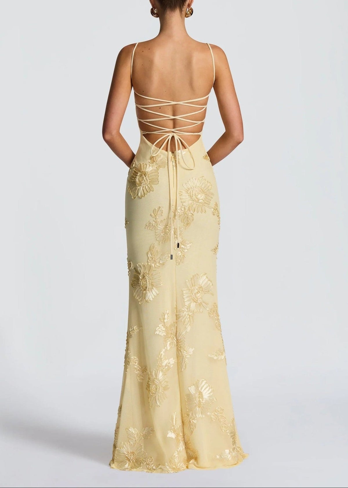 Kiara | Robe maxi sans manches en broderie florale pour invitées de mariage