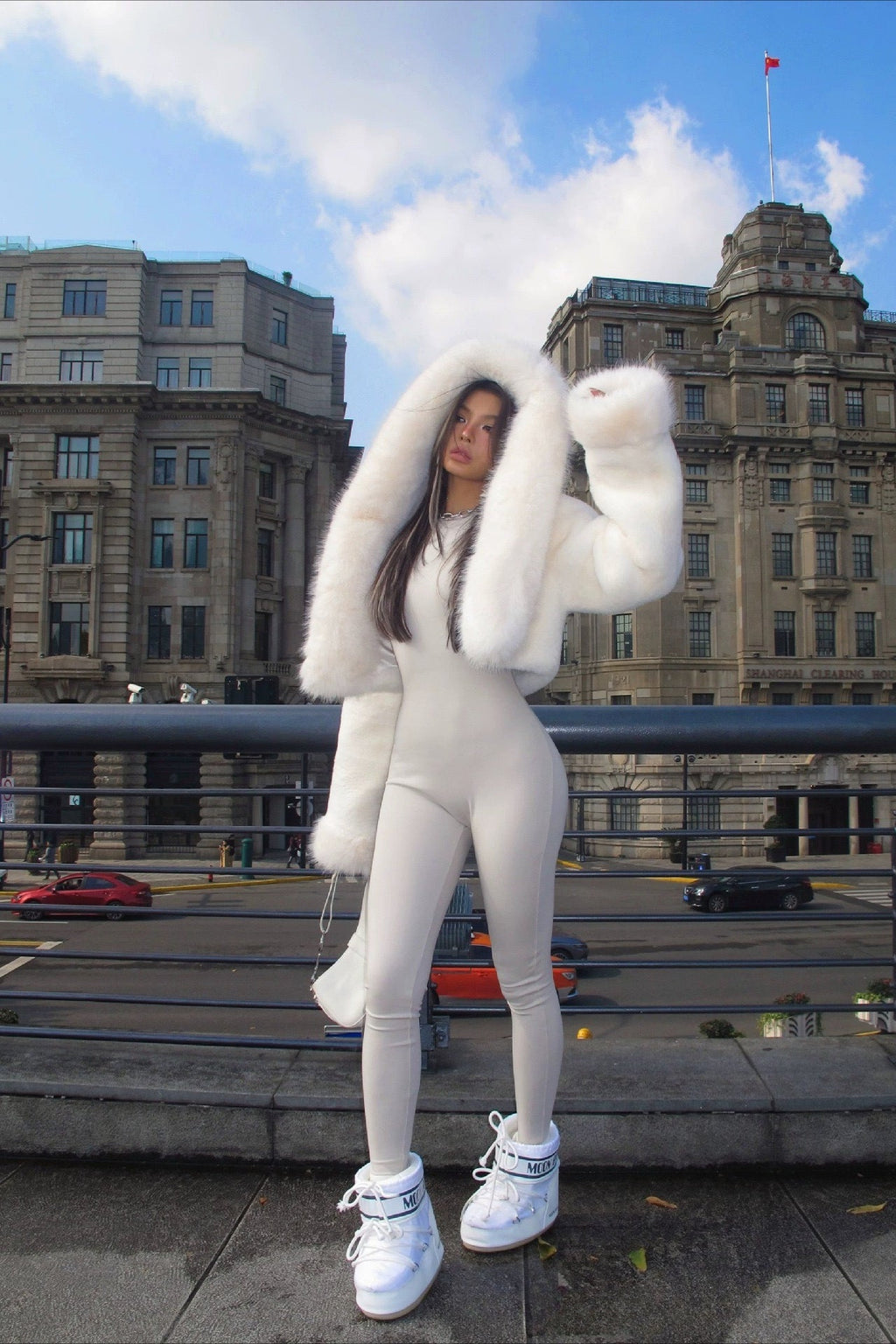 Louise | Veste courte à capuche en fausse fourrure pour femmes