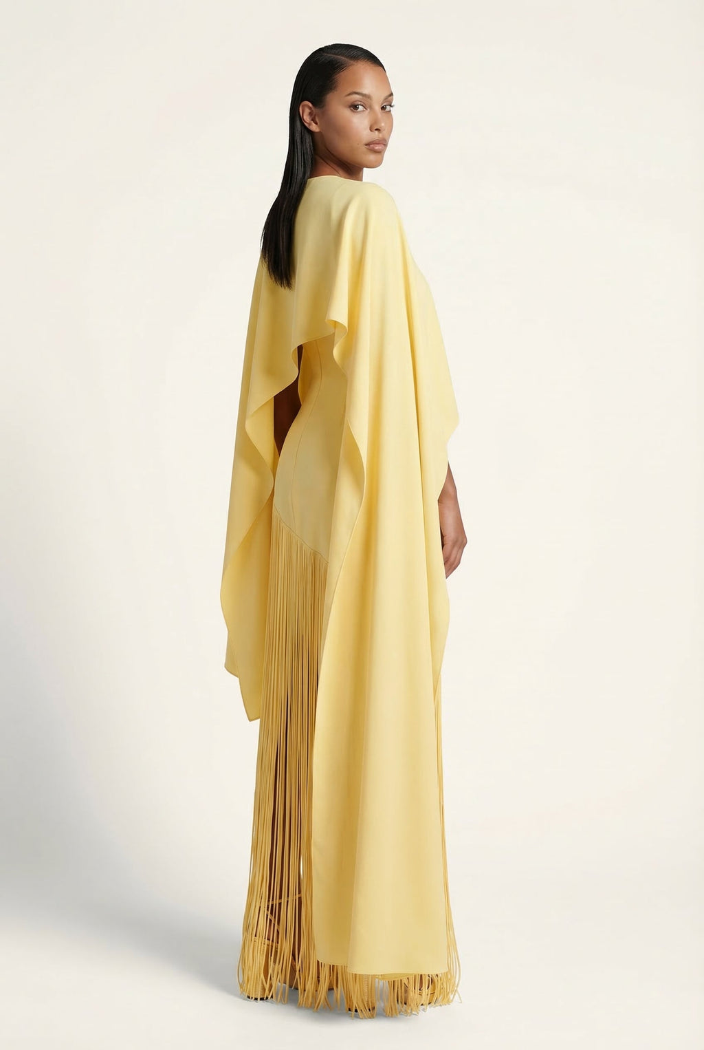 Mariah | Robe de soirée maxi à manches en cape à franges pour femme