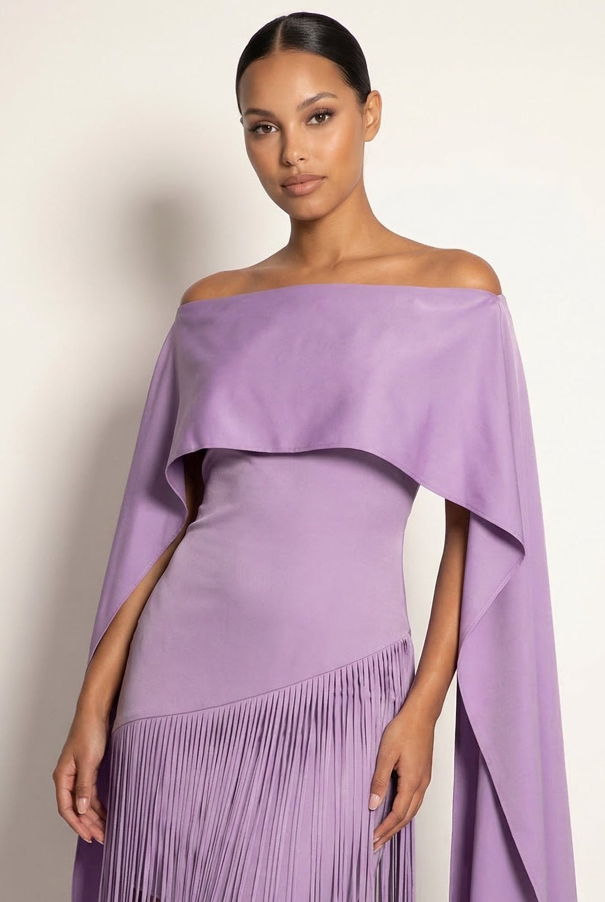 Mariah | Robe de soirée maxi à manches en cape à franges pour femme