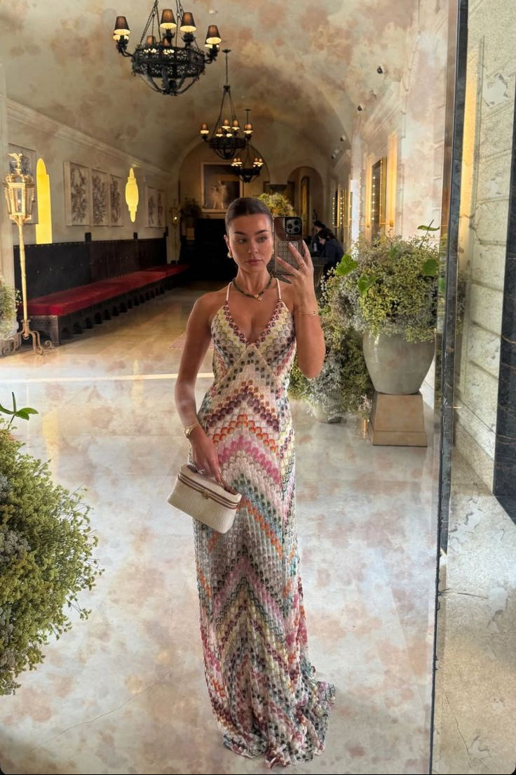 Marie | Robe maxi en crochet à bretelles spaghetti et décolleté en V pour femmes