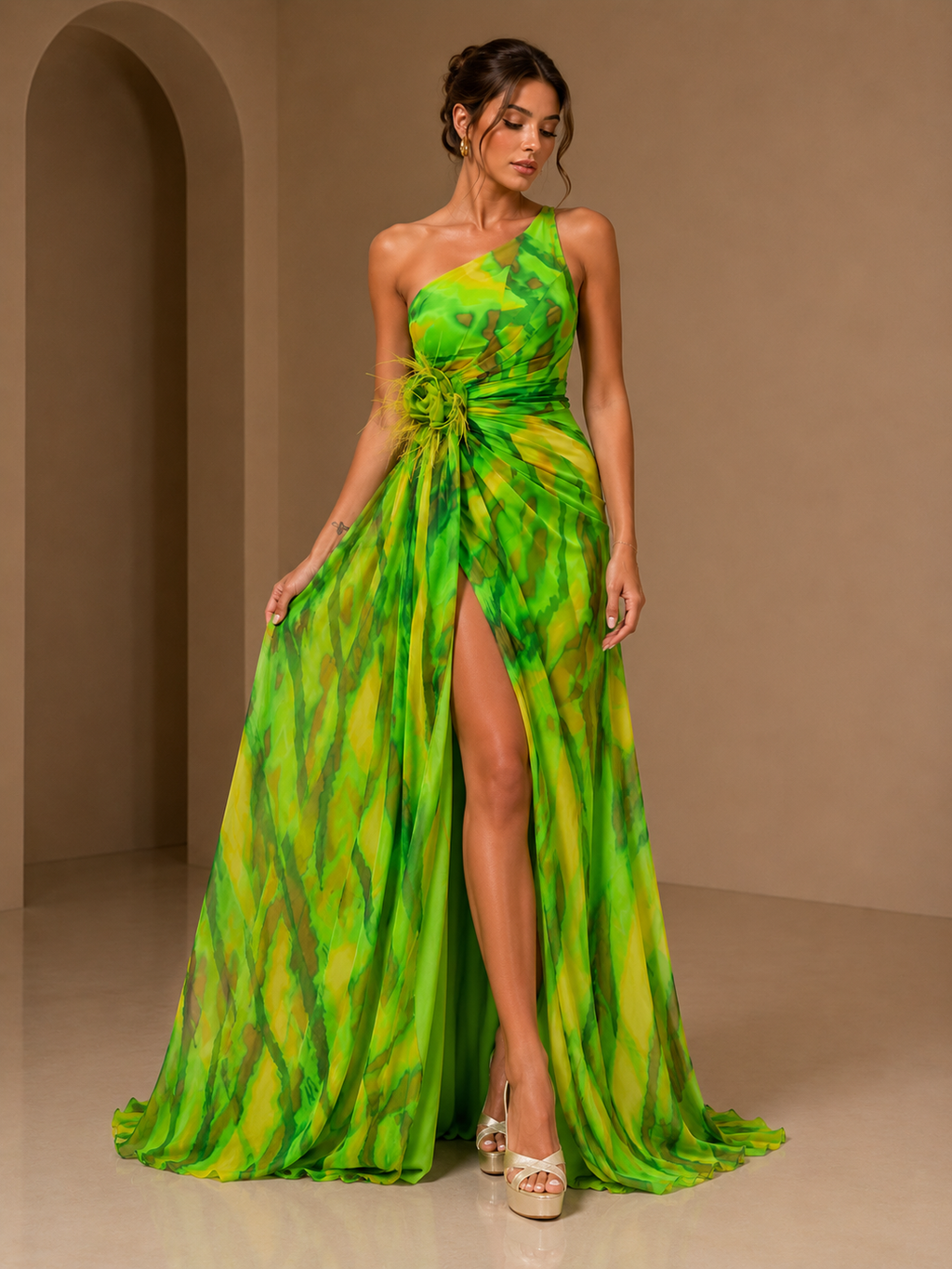 Mitchell | Robe maxi abstraite à une épaule pour invitées de mariage