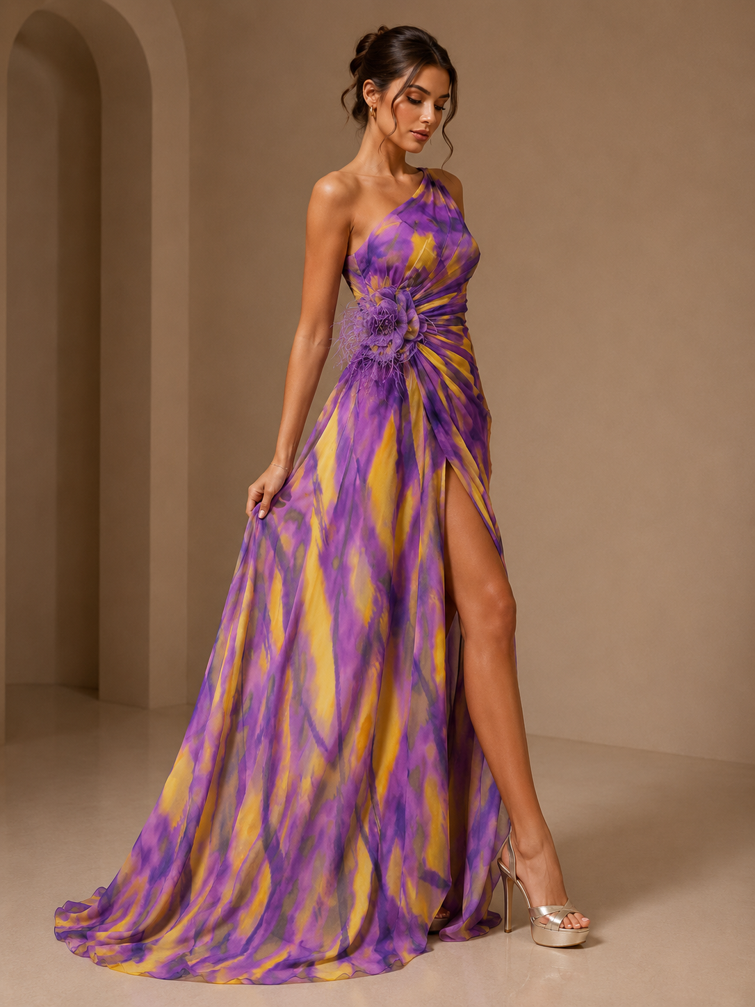 Mitchell | Robe maxi abstraite à une épaule pour invitées de mariage