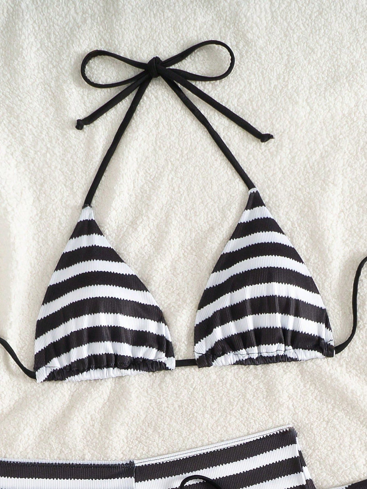 Patty | Ensemble de bikini triangle en crochet rayé pour femmes avec couverture