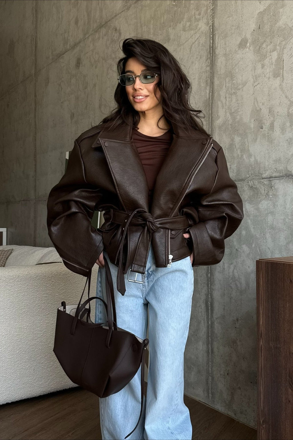 Regina | Veste de moto en simili cuir surdimensionnée avec ceinture pour femmes