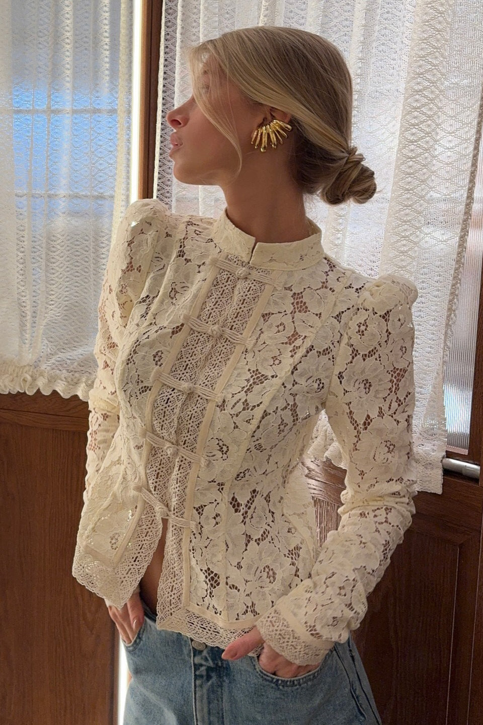 Susan | Cardigan à col mandarin en dentelle florale pour femmes